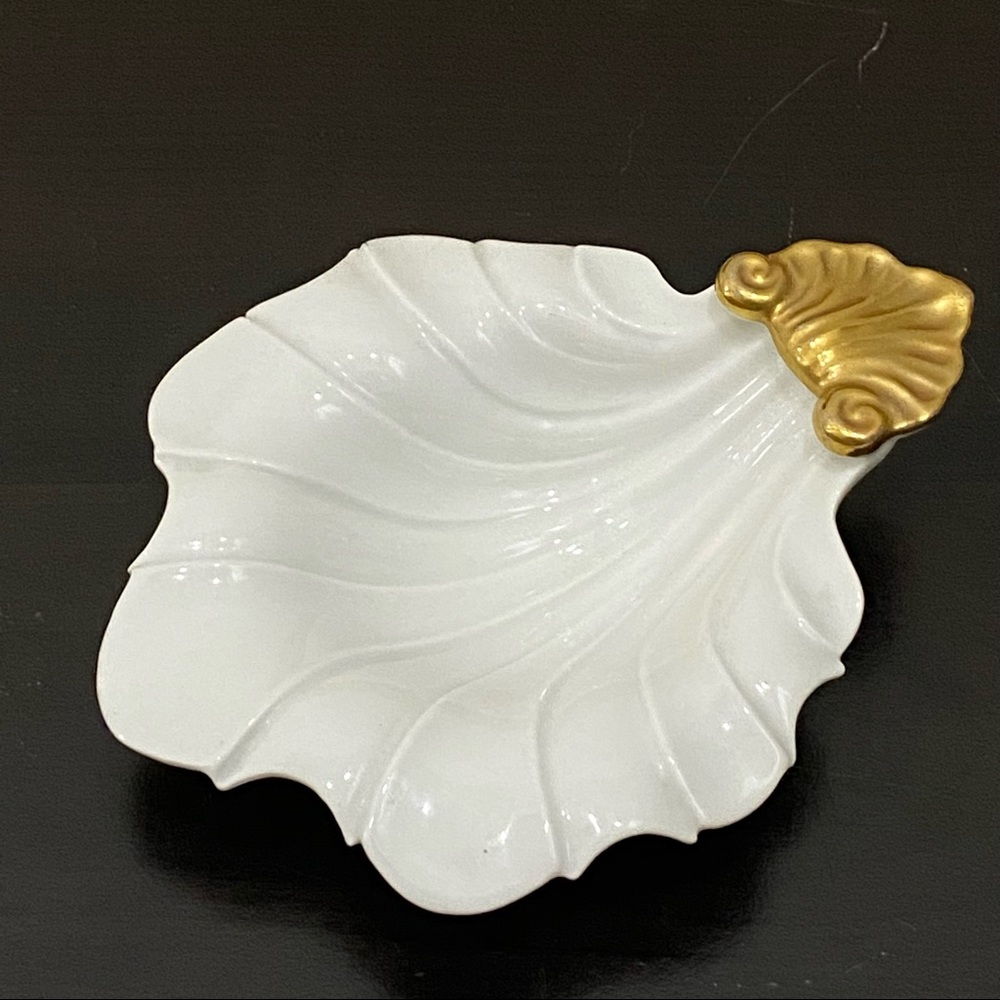 Vintage ARDALT Japan White/Gold Small Shell Trinket Dish